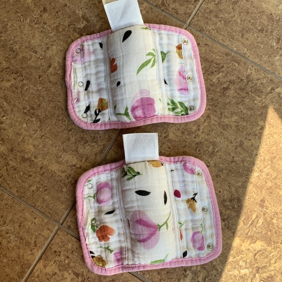 LITTLE UNICORN | Floral car seat strap covers | EUC - Picture 4 of 5